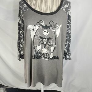 Disney The Nightmare Before Christmas Gray & Black Raglan Tunic Top